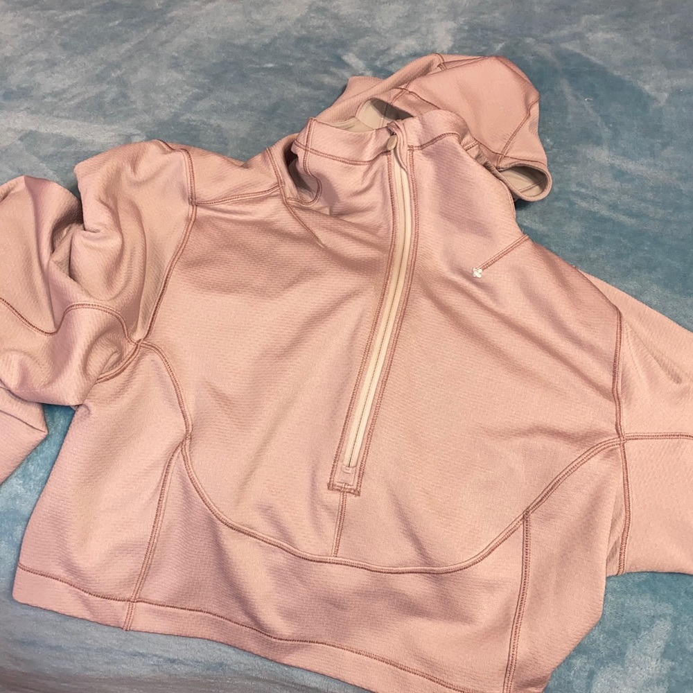 LuluLemon 1/2 zip cropped hoodie